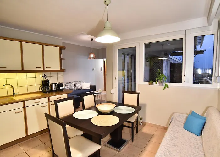 Skyview Loft Apartment *